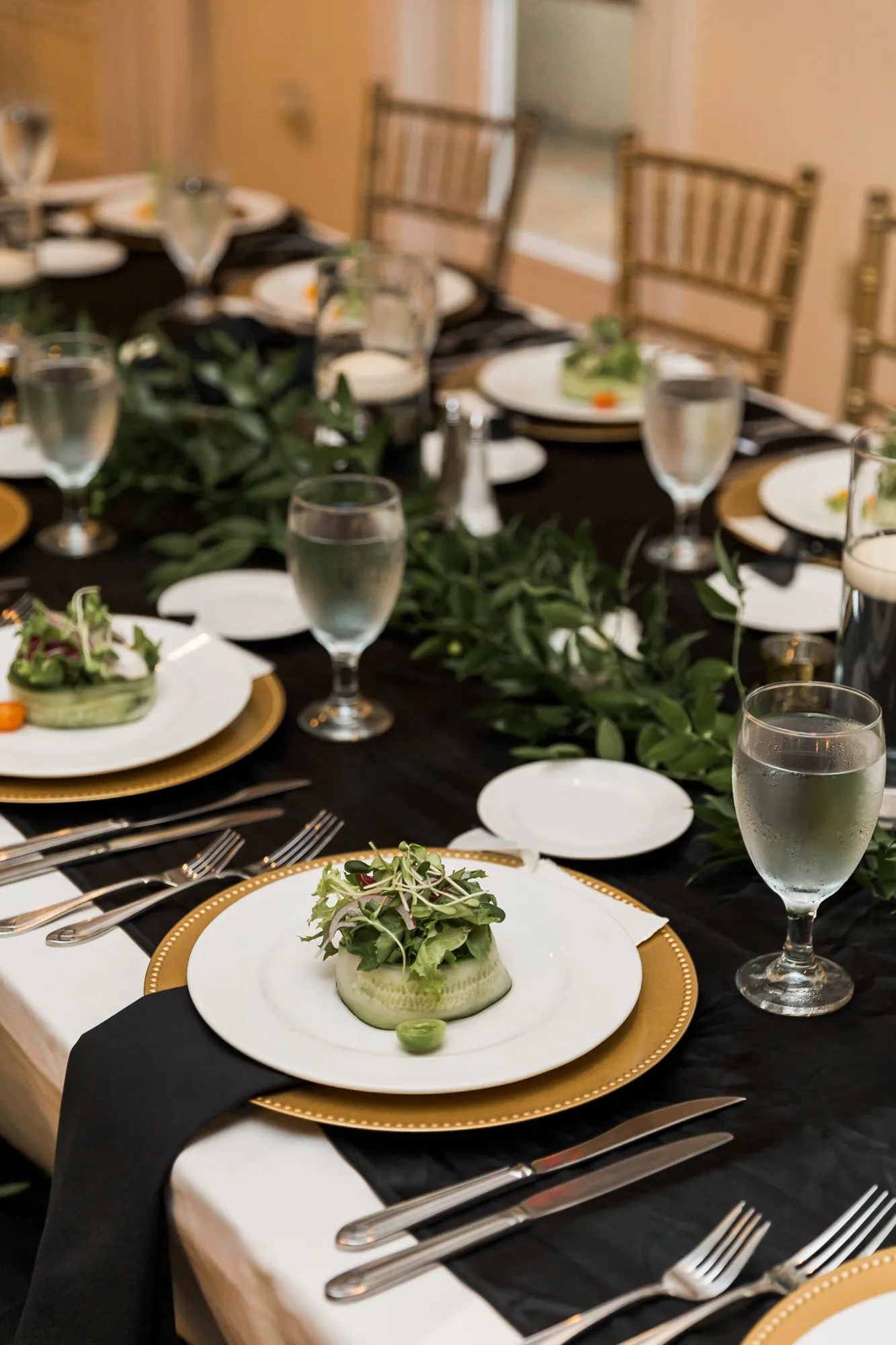 Place settings at a CrossKeys Vineyards wedding reception